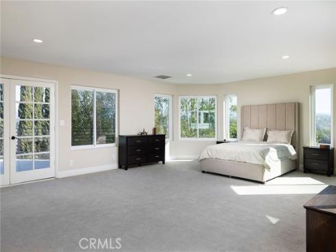 25901  Nellie Gail  , Laguna Hills, CA