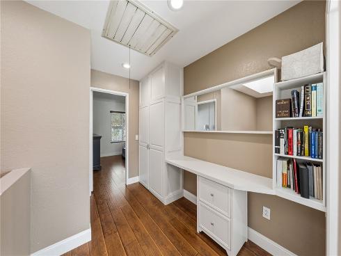 5 Robin Hill Ln , Laguna Hills, CA