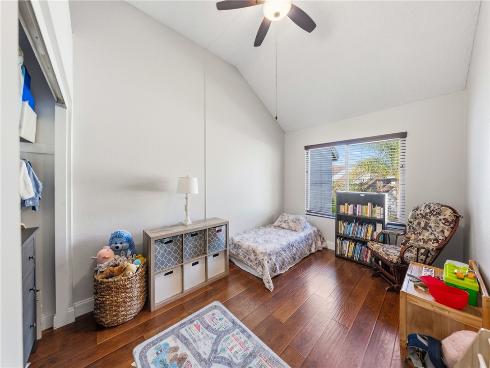 5 Robin Hill Ln , Laguna Hills, CA