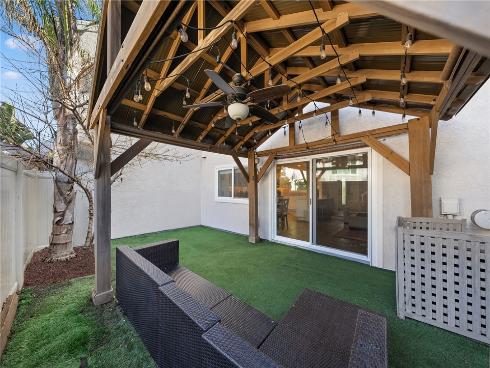 5 Robin Hill Ln , Laguna Hills, CA