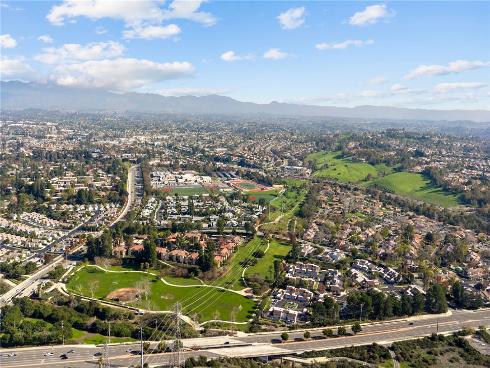 5 Robin Hill Ln , Laguna Hills, CA