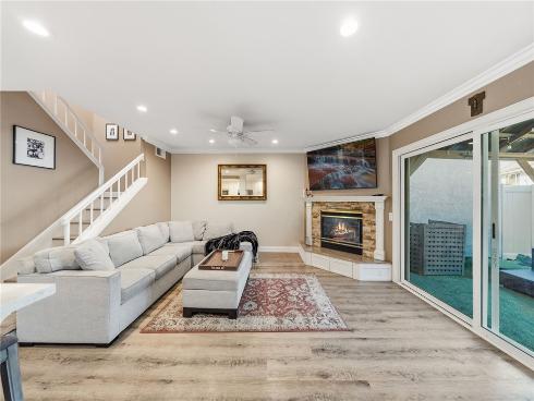 5 Robin Hill Ln , Laguna Hills, CA