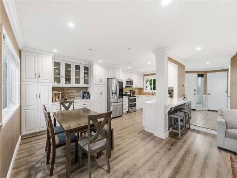 5 Robin Hill Ln , Laguna Hills, CA