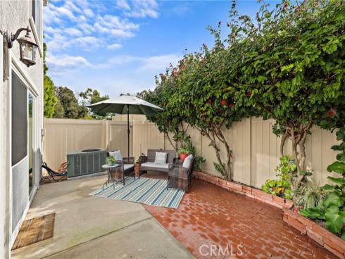 12  Sparrow Hill Lane  , Laguna Hills, CA