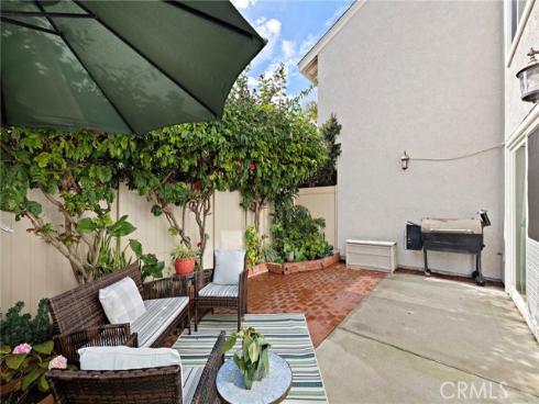 12  Sparrow Hill Lane  , Laguna Hills, CA