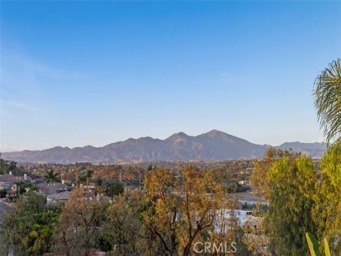 25881 Cedarbluff , Laguna Hills, CA