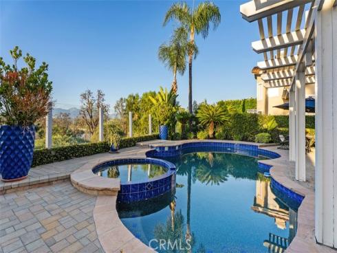 25881 Cedarbluff , Laguna Hills, CA