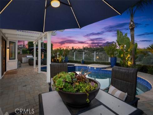 25881 Cedarbluff , Laguna Hills, CA