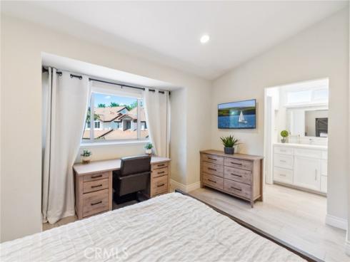 8 Clover Hill Lane 120 , Laguna Hills, CA