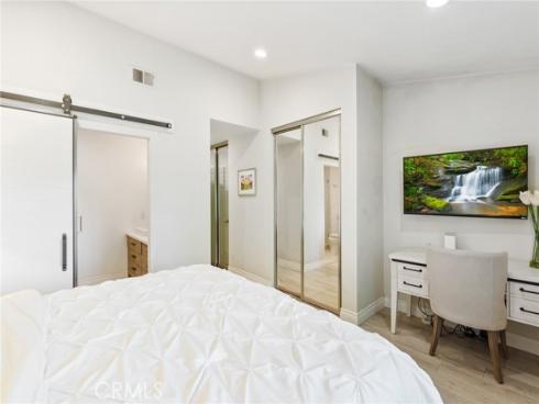 8 Clover Hill Lane 120 , Laguna Hills, CA