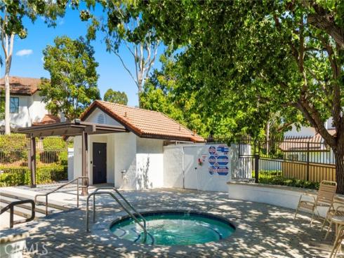 8  Clover Hill Lane  120 , Laguna Hills, CA