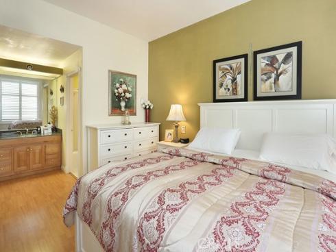 24441  Hillsdale  116 , Laguna Hills, CA