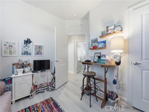 23301  Ridge Route #111   Drive, Laguna Hills, CA