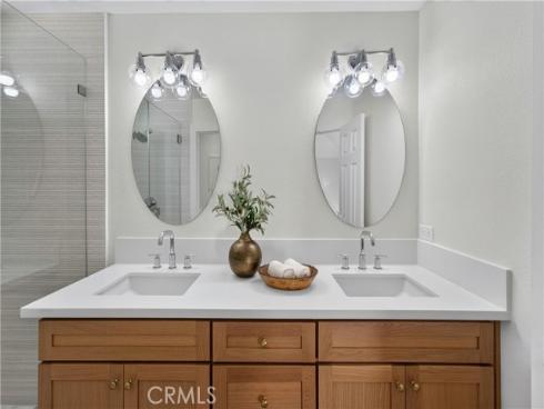 43 Oxbow Creek , Laguna Hills, CA