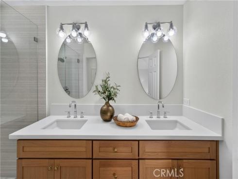 43 Oxbow Creek , Laguna Hills, CA