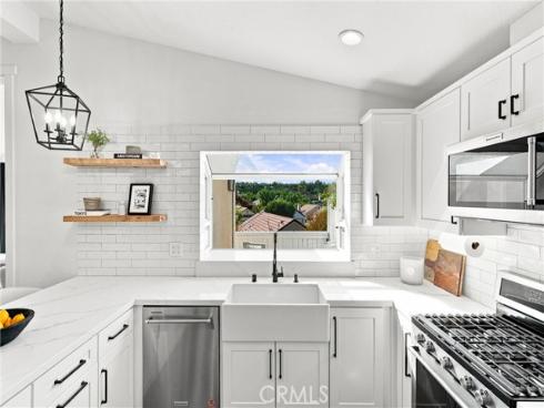 19 Indian Hill , Laguna Hills, CA