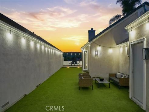 19 Indian Hill , Laguna Hills, CA