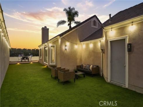 19 Indian Hill , Laguna Hills, CA