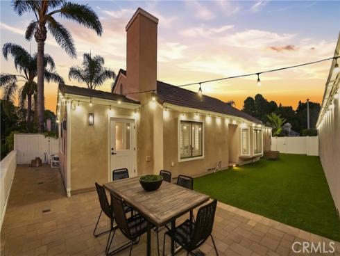 19 Indian Hill , Laguna Hills, CA