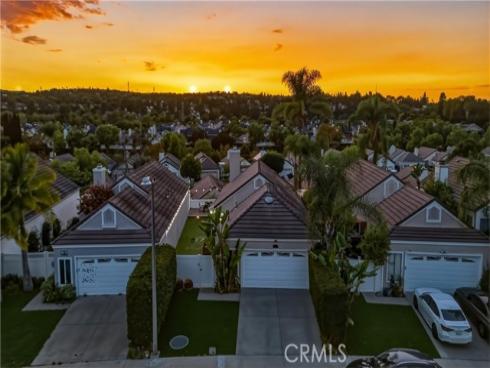19 Indian Hill , Laguna Hills, CA