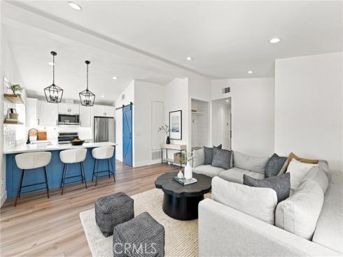 19 Indian Hill , Laguna Hills, CA