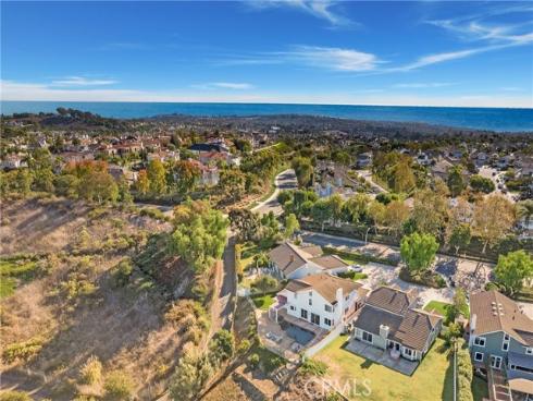 31  Russell  , Laguna Niguel, CA