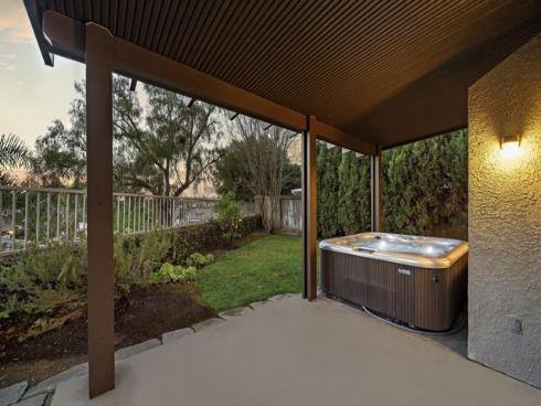 1  Saint Isabella  , Laguna Niguel, CA