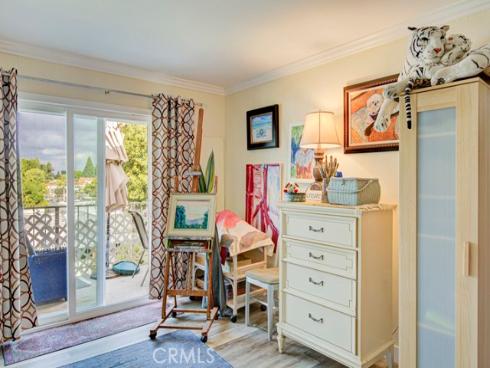 957 Calle Aragon N , Laguna Woods, CA