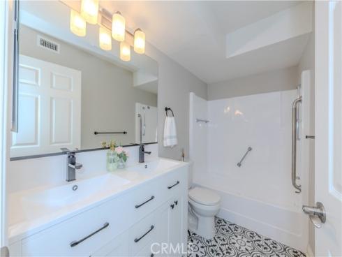 3379 Punta Alta B , Laguna Woods, CA