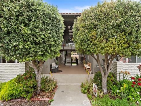 2134 Via Puerta D , Laguna Woods, CA