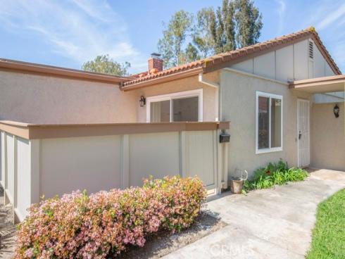 3293 San Amadeo D , Laguna Woods, CA