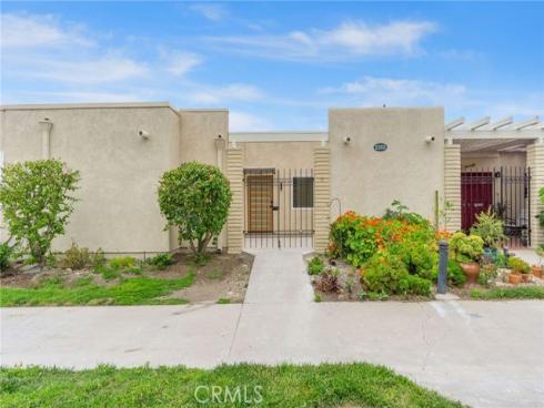 2202 Via Mariposa B , Laguna Woods, CA