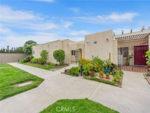 2202 Via Mariposa B , Laguna Woods, CA