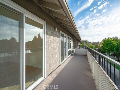 2134 Via Puerta O , Laguna Woods, CA