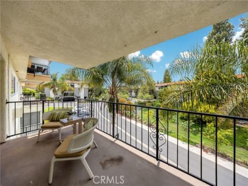 2394 Via Mariposa W 2D , Laguna Woods, CA