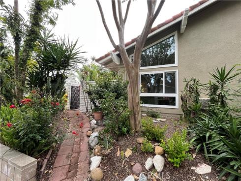 2057  Via Mariposa  B , Laguna Woods, CA