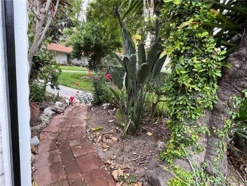 2057  Via Mariposa  B , Laguna Woods, CA