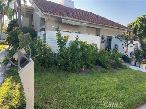 2037 Via Mariposa East C