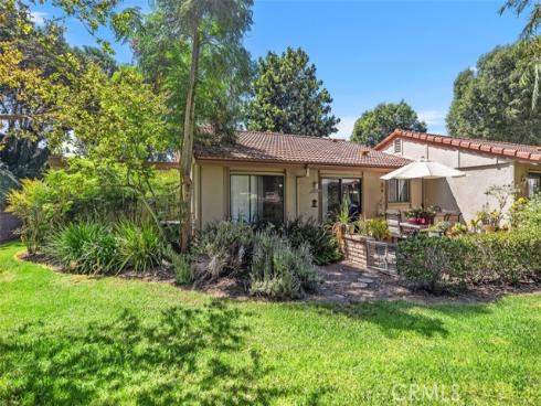 3205  Via Buena Vista  D , Laguna Woods, CA