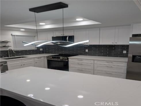 2296  Via Puerta  B , Laguna Woods, CA