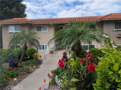 2296  Via Puerta  B , Laguna Woods, CA