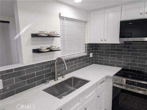 2296  Via Puerta  B , Laguna Woods, CA