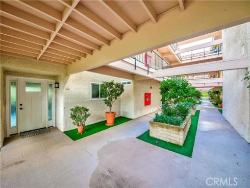 5519 Paseo Del Lago 1A