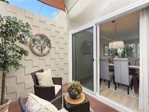 2263  Via Puerta  D , Laguna Woods, CA