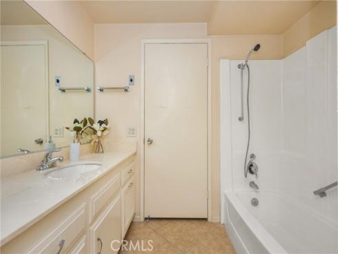 2286  Via Puerta  A , Laguna Woods, CA