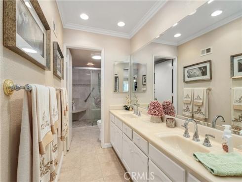 5262  Miembro  , Laguna Woods, CA