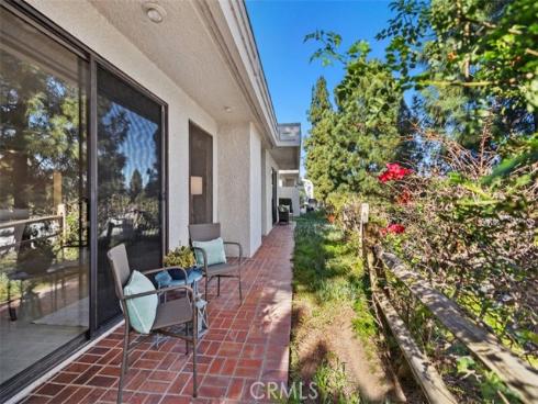 5592  Avenida Sosiega  B , Laguna Woods, CA