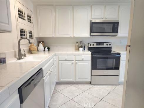 3300 Via Carrizo D , Laguna Woods, CA