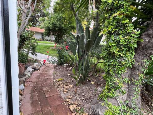 2057 Via Mariposa B , Laguna Woods, CA