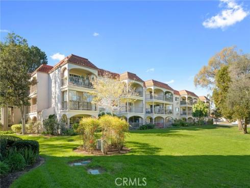 3498 Bahia Blanca 2F , Laguna Woods, CA